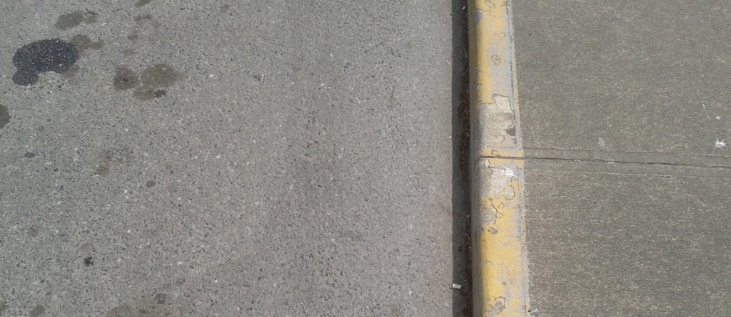 yellow curb